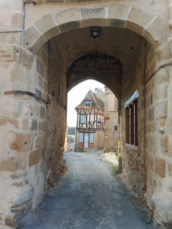 Le Portail (ou: Porte fortifiée)